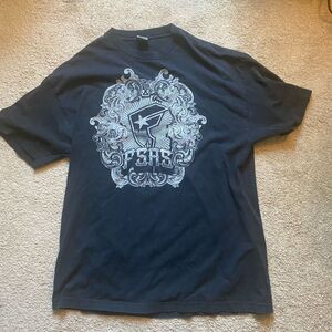 FSAS famous stars and stripes travis barker Y2K black logo Tshirt size S